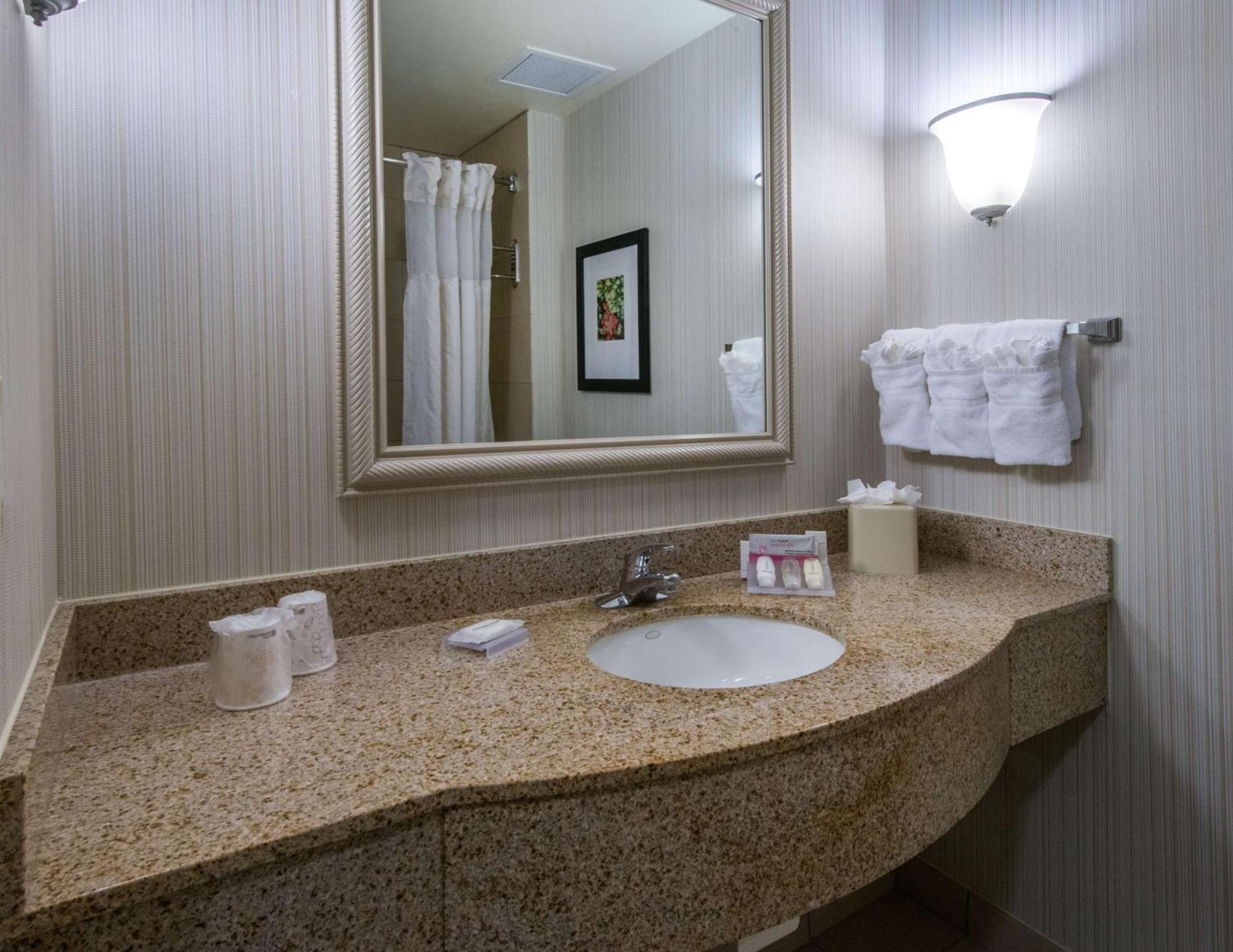 Hilton Garden Inn Tallahassee Central Exterior foto